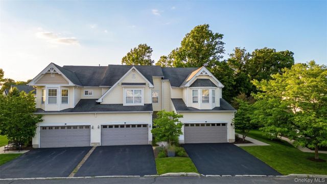 11 Avoncroft Lane, Middletown, NY 10940