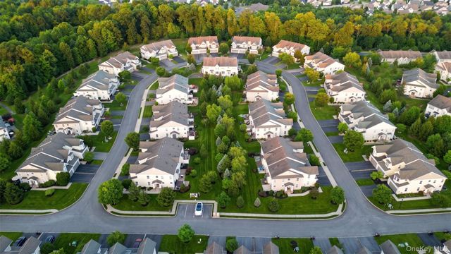 11 Avoncroft Lane, Middletown, NY 10940