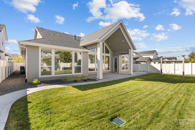 8376 W Brooks Dr, Boise, ID 83714