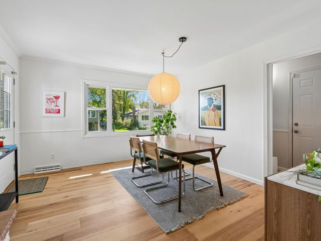 6401 Doron Lane, Edina, MN 55439