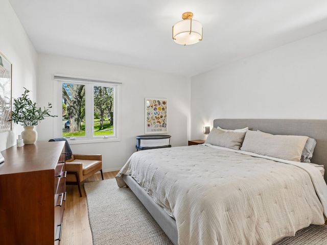 6401 Doron Lane, Edina, MN 55439