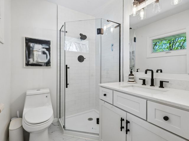 6401 Doron Lane, Edina, MN 55439