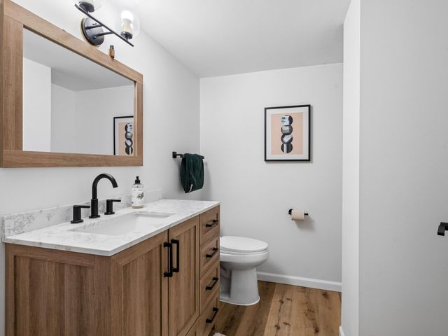 6401 Doron Lane, Edina, MN 55439