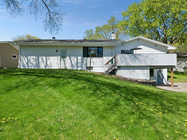 6401 Doron Lane, Edina, MN 55439