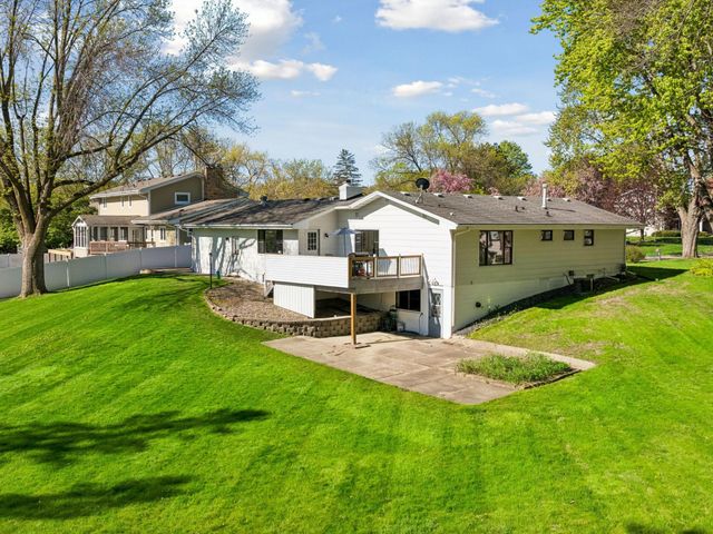 6401 Doron Lane, Edina, MN 55439