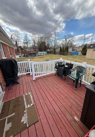 18590 Blakely Drive, Trenton, MI 48183