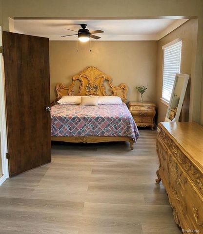 18590 Blakely Drive, Trenton, MI 48183