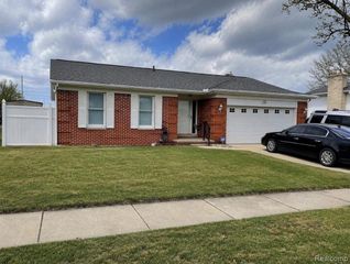 18590 Blakely Drive, Trenton, MI 48183