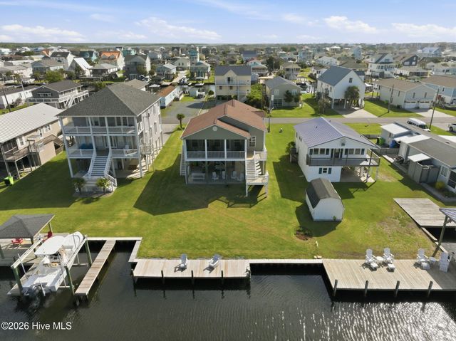 3055 3rd Street, Surf City, NC 28445