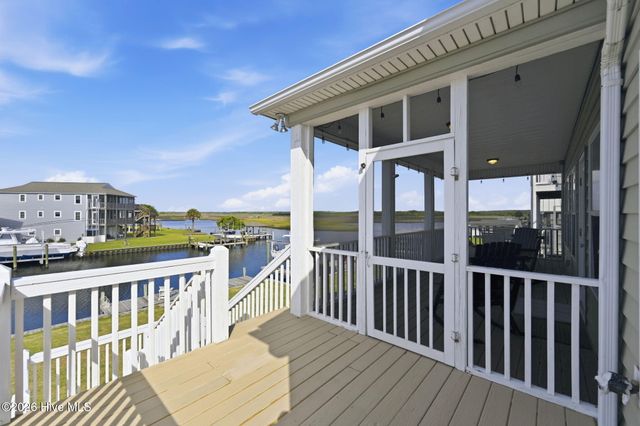 3055 3rd Street, Surf City, NC 28445