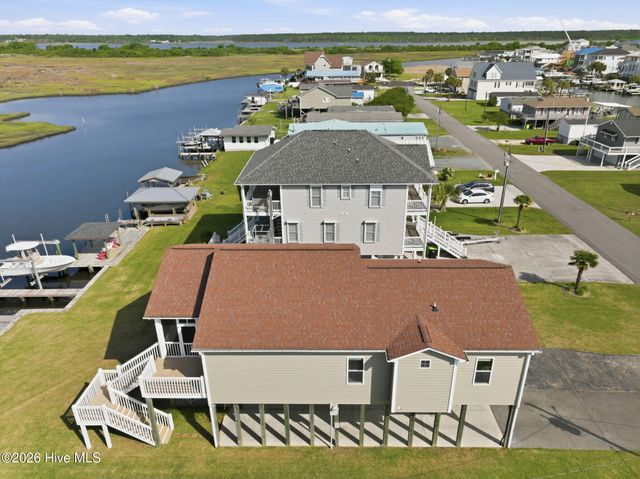 3055 3rd Street, Surf City, NC 28445