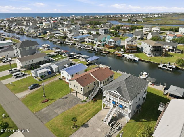 3055 3rd Street, Surf City, NC 28445