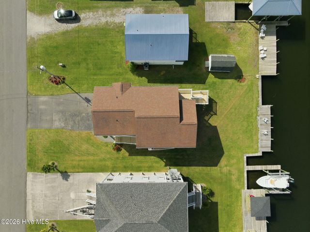 3055 3rd Street, Surf City, NC 28445