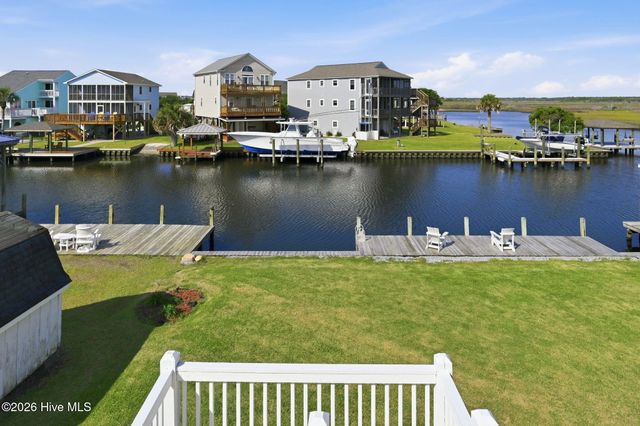 3055 3rd Street, Surf City, NC 28445