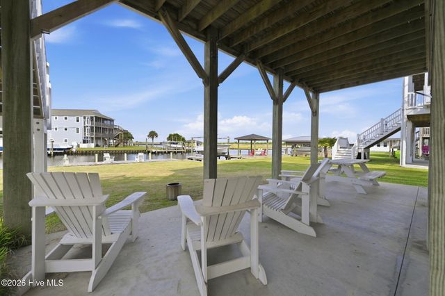 3055 3rd Street, Surf City, NC 28445
