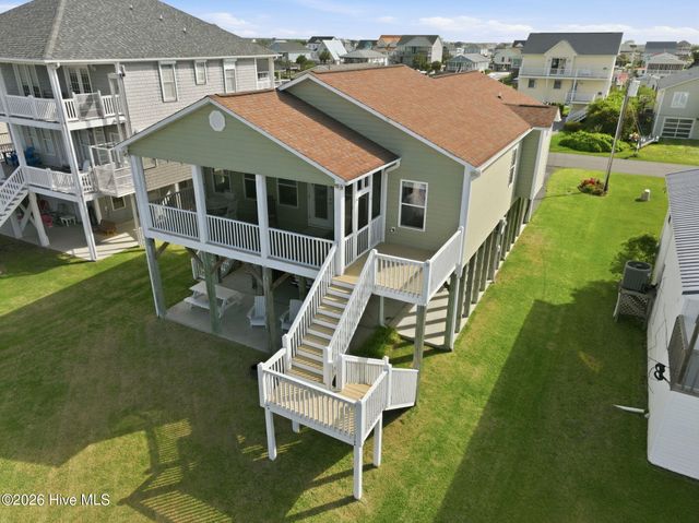 3055 3rd Street, Surf City, NC 28445