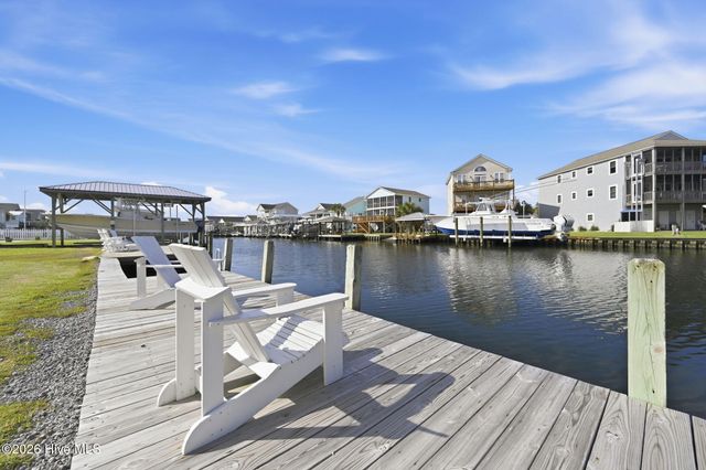 3055 3rd Street, Surf City, NC 28445