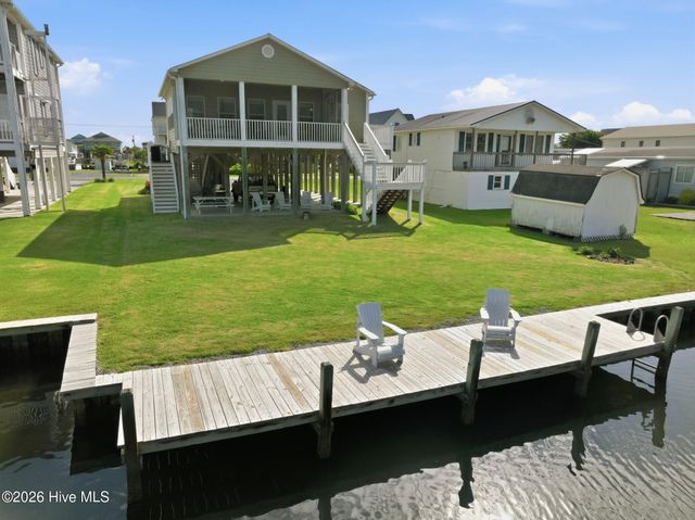 3055 3rd Street, Surf City, NC 28445