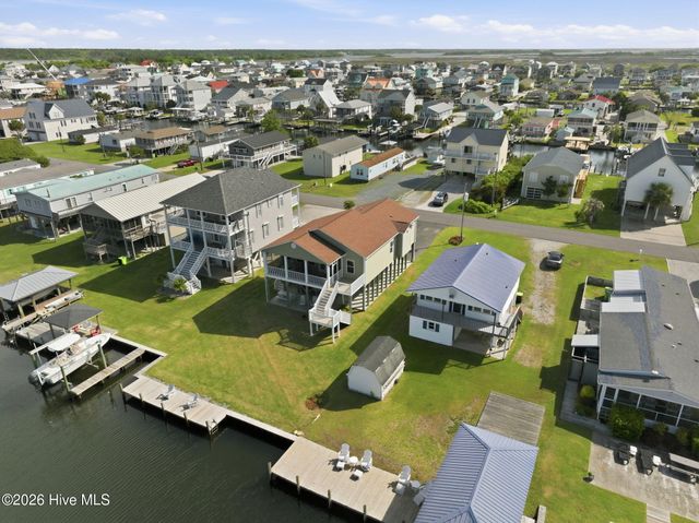 3055 3rd Street, Surf City, NC 28445