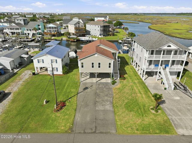 3055 3rd Street, Surf City, NC 28445