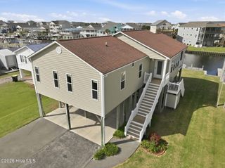 3055 3rd Street, Surf City, NC 28445
