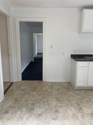 506 E Spring St, Dothan, AL 36303