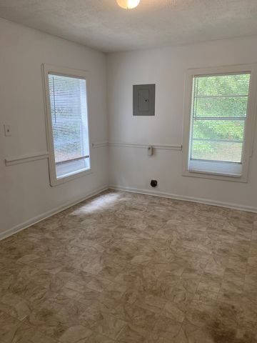 506 E Spring St, Dothan, AL 36303