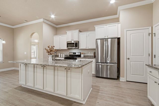 388 Lilly Bell Lane, Freeport, FL 32439