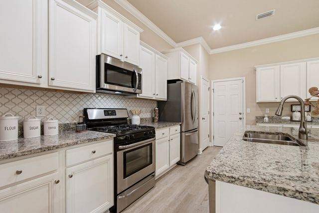 388 Lilly Bell Lane, Freeport, FL 32439