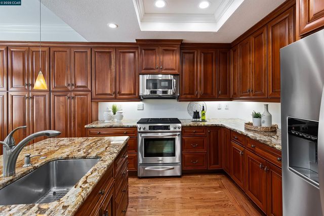 226 Lakeridge Way, San Ramon, CA 94582