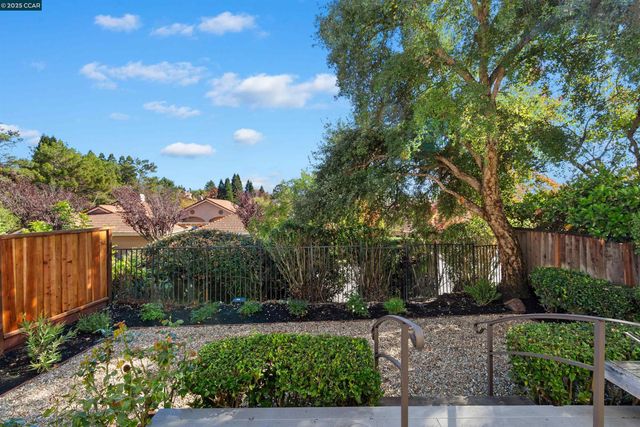 226 Lakeridge Way, San Ramon, CA 94582