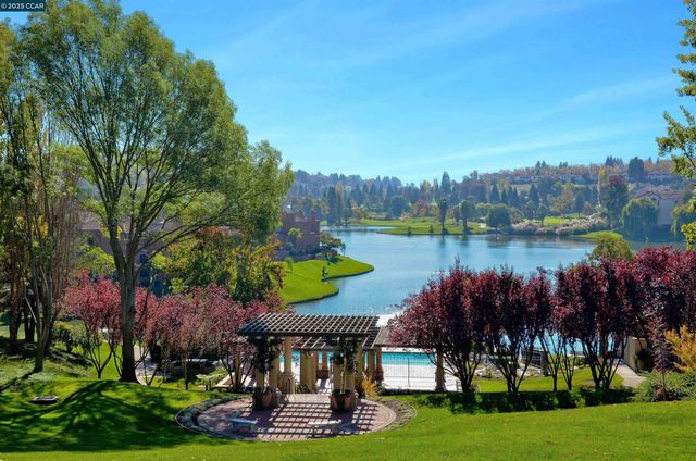 226 Lakeridge Way, San Ramon, CA 94582