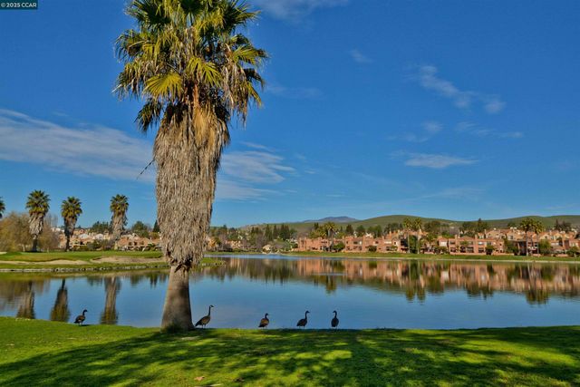 226 Lakeridge Way, San Ramon, CA 94582