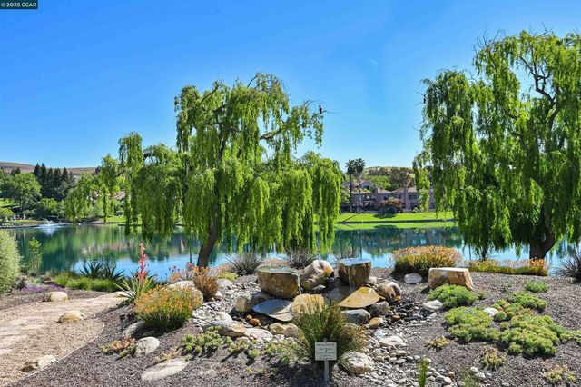 226 Lakeridge Way, San Ramon, CA 94582