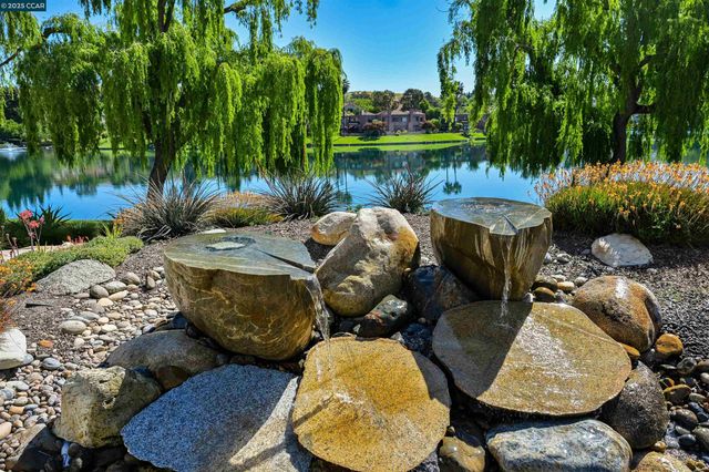 226 Lakeridge Way, San Ramon, CA 94582