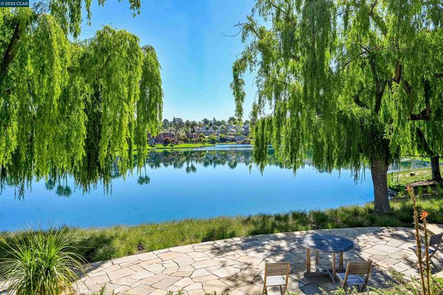 226 Lakeridge Way, San Ramon, CA 94582