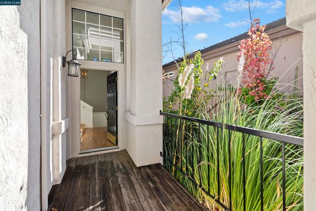 226 Lakeridge Way, San Ramon, CA 94582