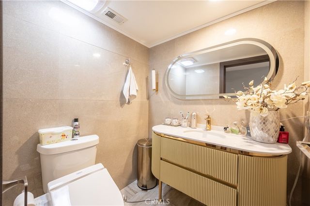 20138 Elkwood Street, Winnetka, CA 91306