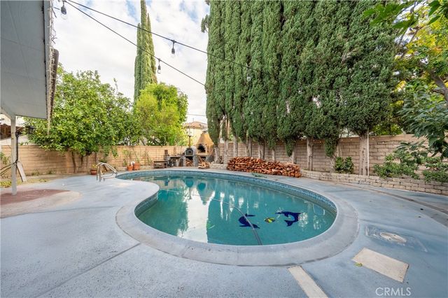 20138 Elkwood Street, Winnetka, CA 91306