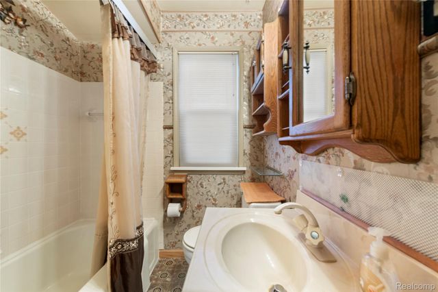 12833 Ward Street, Southgate, MI 48195