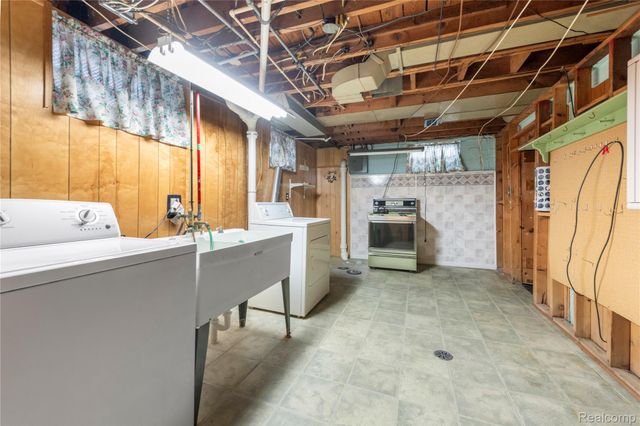 12833 Ward Street, Southgate, MI 48195