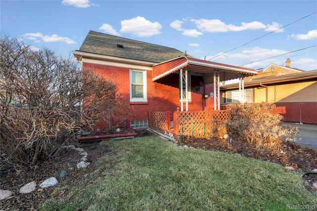 12833 Ward Street, Southgate, MI 48195