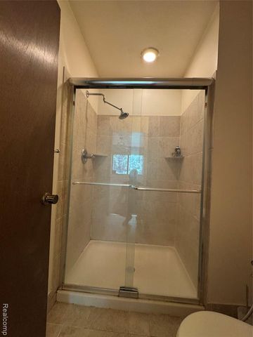 5216 Brett Court, West Bloomfield, MI 48322