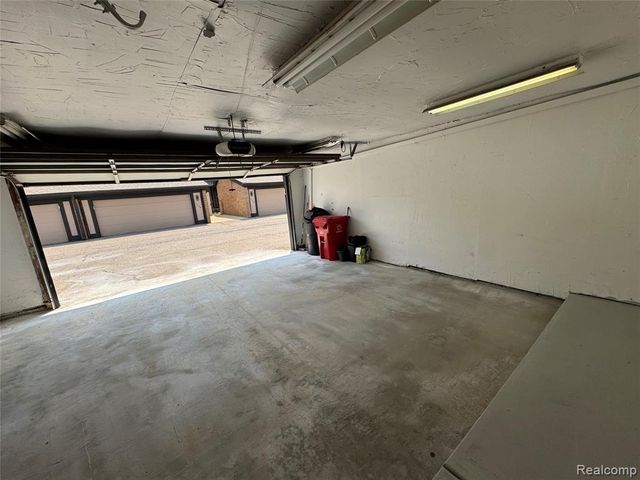 5216 Brett Court, West Bloomfield, MI 48322