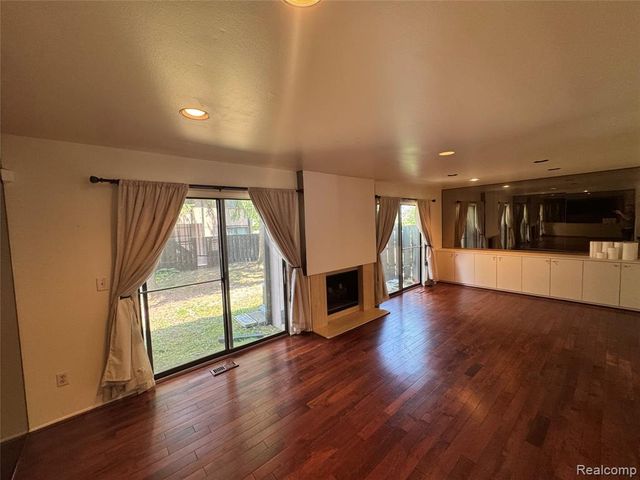 5216 Brett Court, West Bloomfield, MI 48322