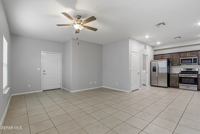 11500 SUMMER Drive B, Socorro, TX 79927