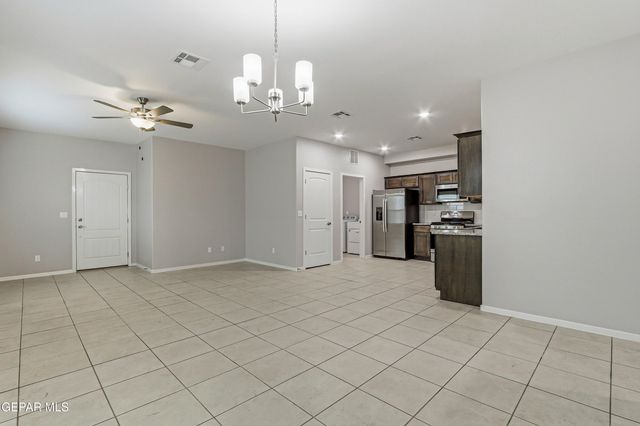 11500 SUMMER Drive B, Socorro, TX 79927