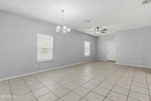 11500 SUMMER Drive B, Socorro, TX 79927