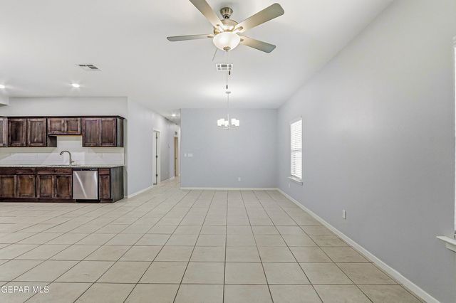 11500 SUMMER Drive B, Socorro, TX 79927