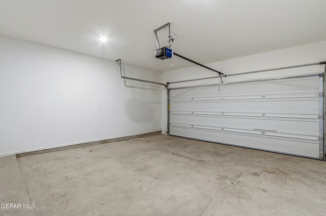 11500 SUMMER Drive B, Socorro, TX 79927